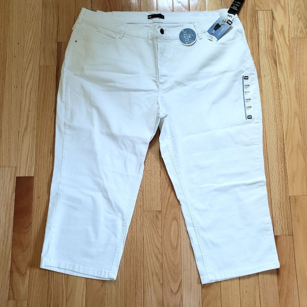 Lee Easy Fit Capri Short NEW WITH TAGS Size 24W